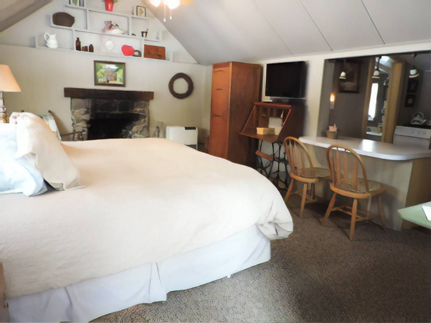 The Daniel Rust House Bed & Breakfast, Coventry, Connecticut Bed and