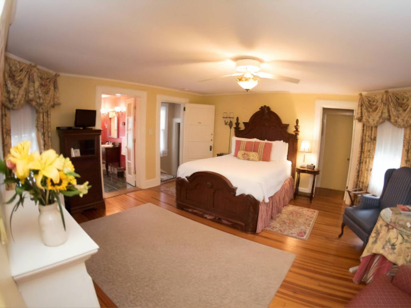 Pinecrest Bed & Breakfast, Asheville, North Carolina Bed and Breakfasts