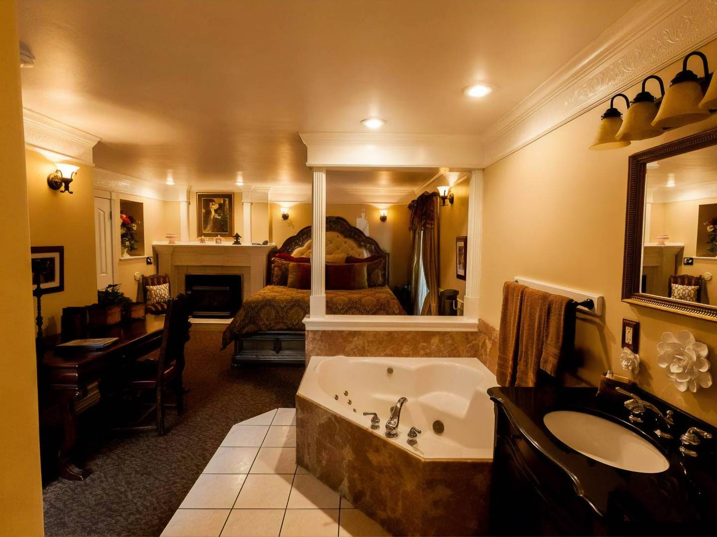 Castle Creek Inn, Sandy, Utah Bed and Breakfasts Inns