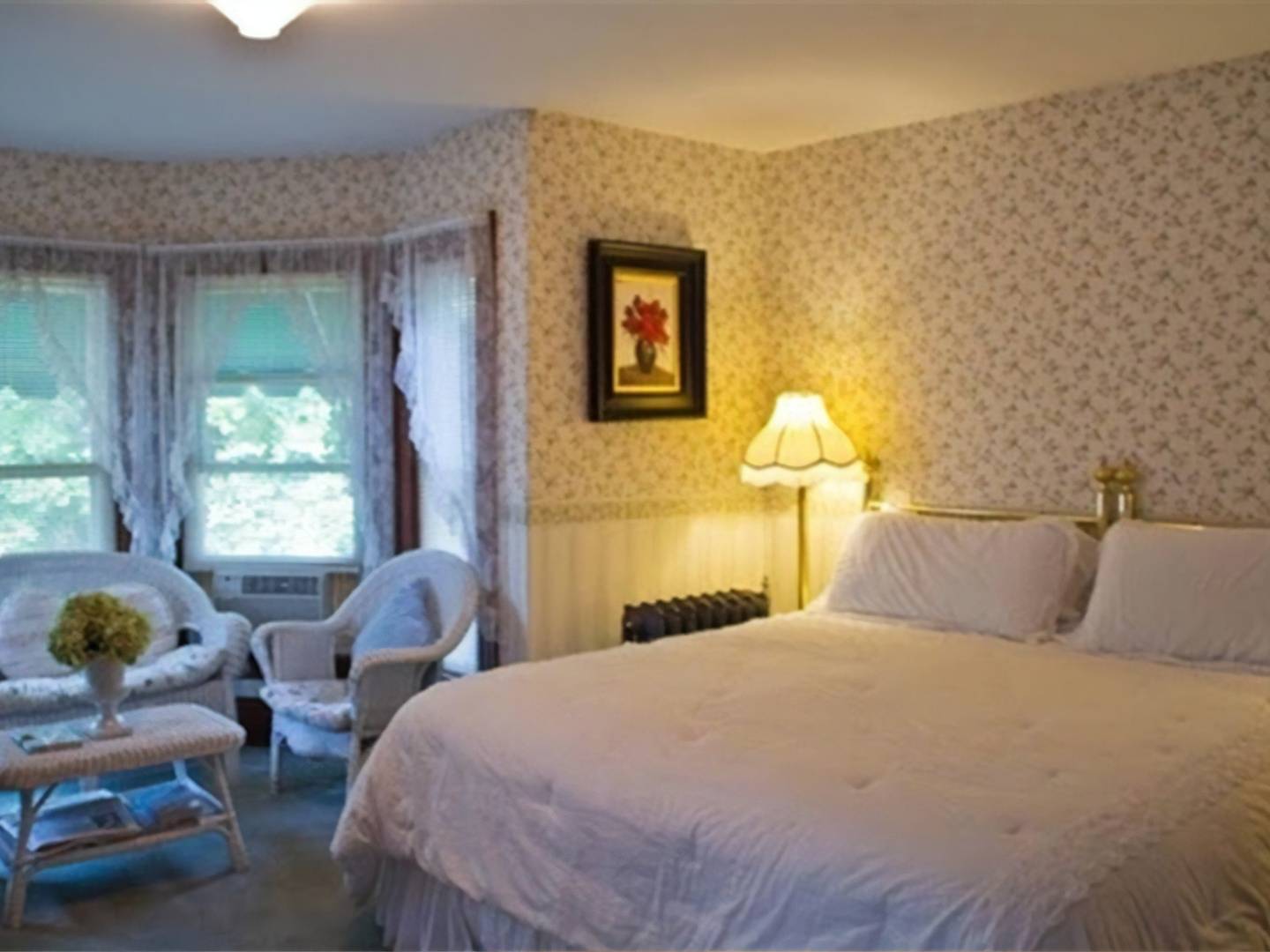 Harbour Towne Inn On The Waterfront, Boothbay Harbor, Maine Bed and
