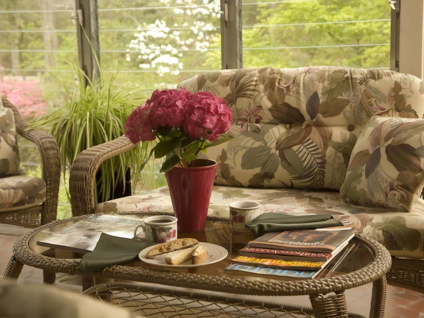 Colonial Gardens B & B, Williamsburg, Virginia Bed and Breakfasts Inns