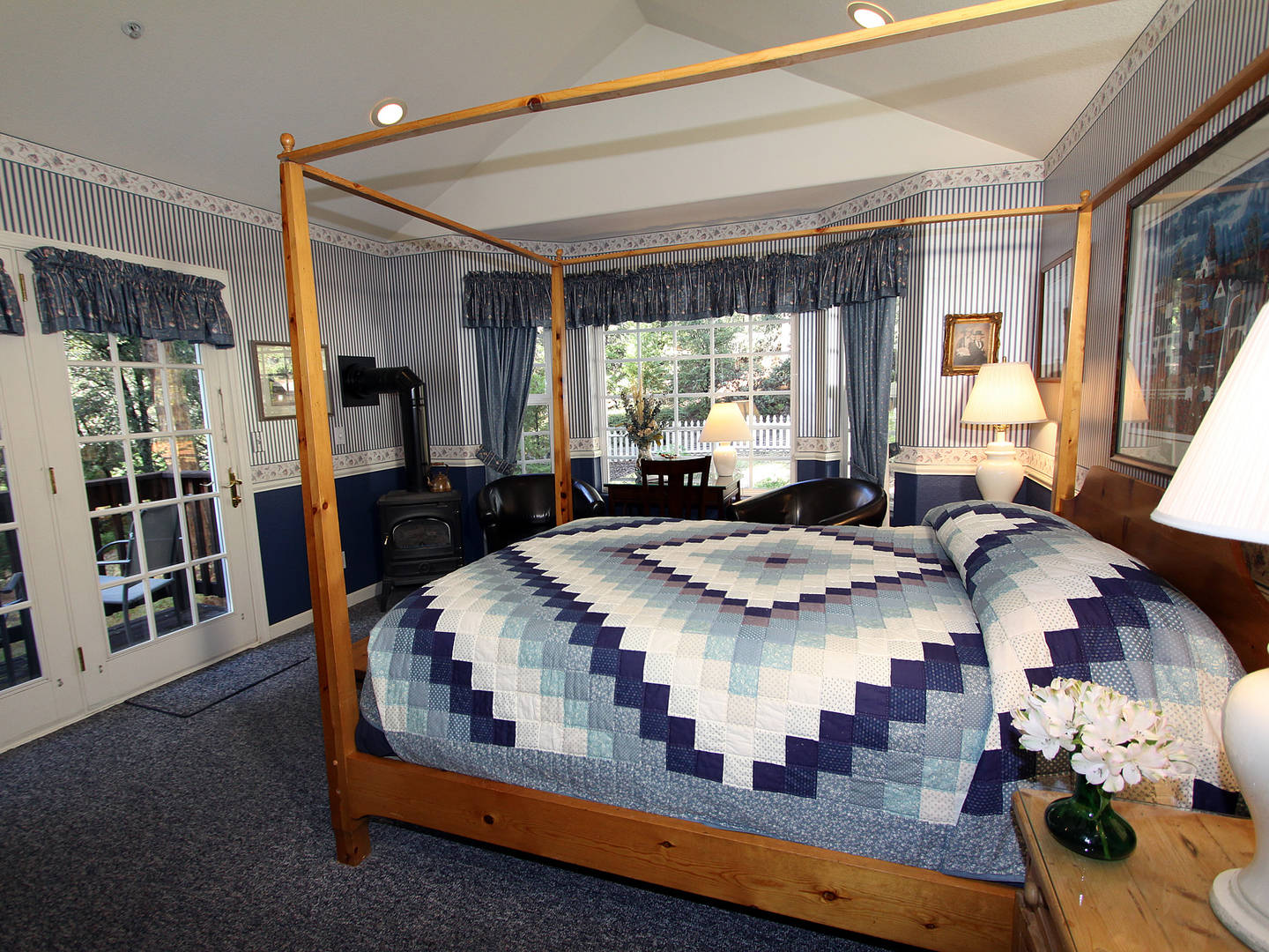 McCaffrey House Bed & Breakfast Inn, Twain Harte, California Bed and