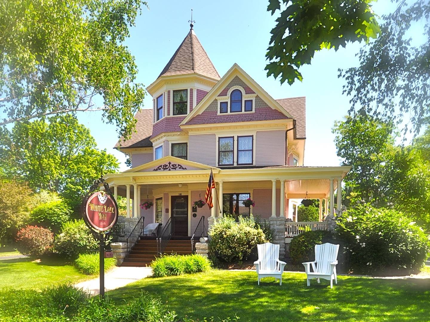 Bed And Breakfast Inn Sturgeon Bay, Wisconsin White Lace Inn