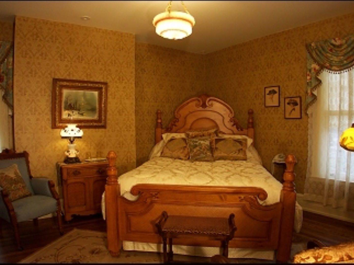 Wellington Inn Bed And Breakfast Traverse City