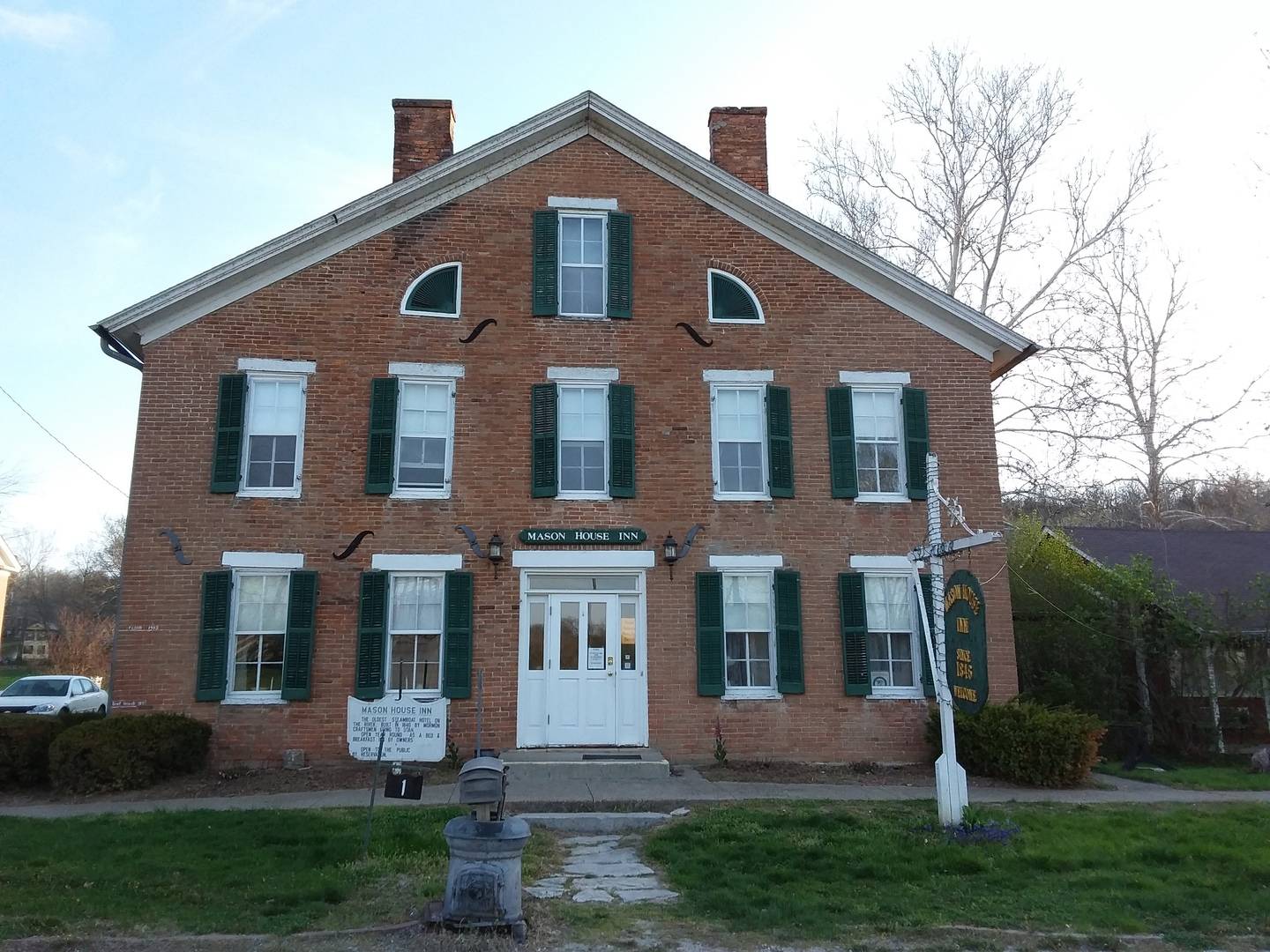 Keosauqua Iowa Bed and Breakfast Inn Mason House Inn & Caboose Cottage