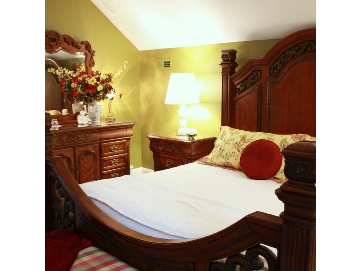 Bed and Breakfast Inn Black Mountain, North Carolina Red Rocker Inn