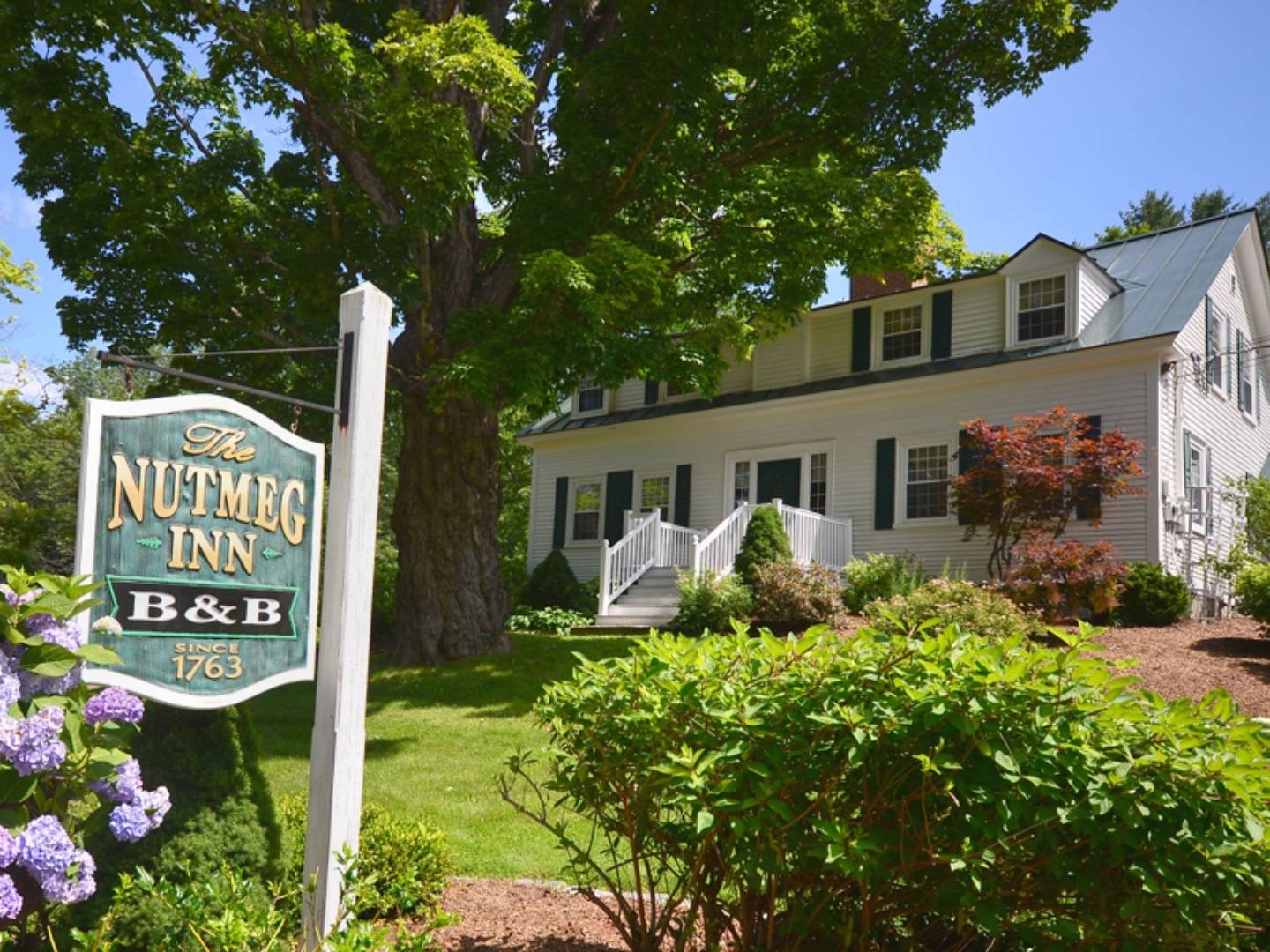 Nutmeg Inn, Meredith, New Hampshire Bed and Breakfasts Inns