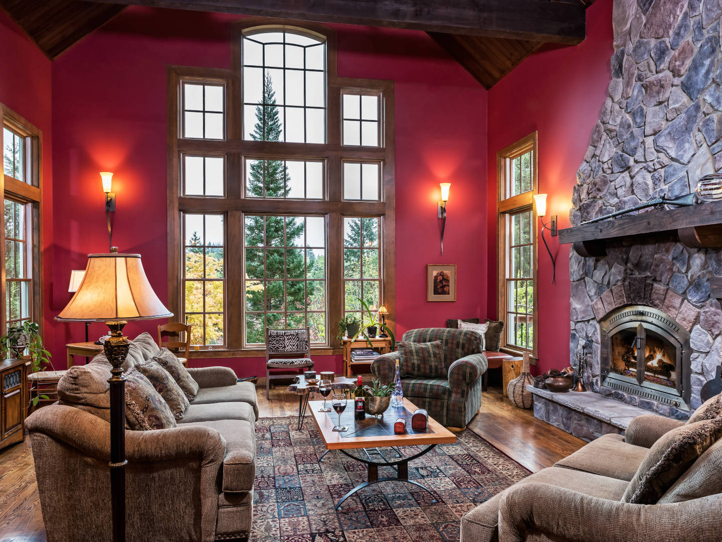 Hideaway Lodge Bed and Breakfast, Woodinville, Washington Bed and