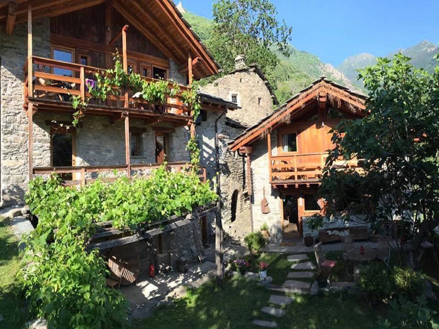 Arnad Vacation Rental
