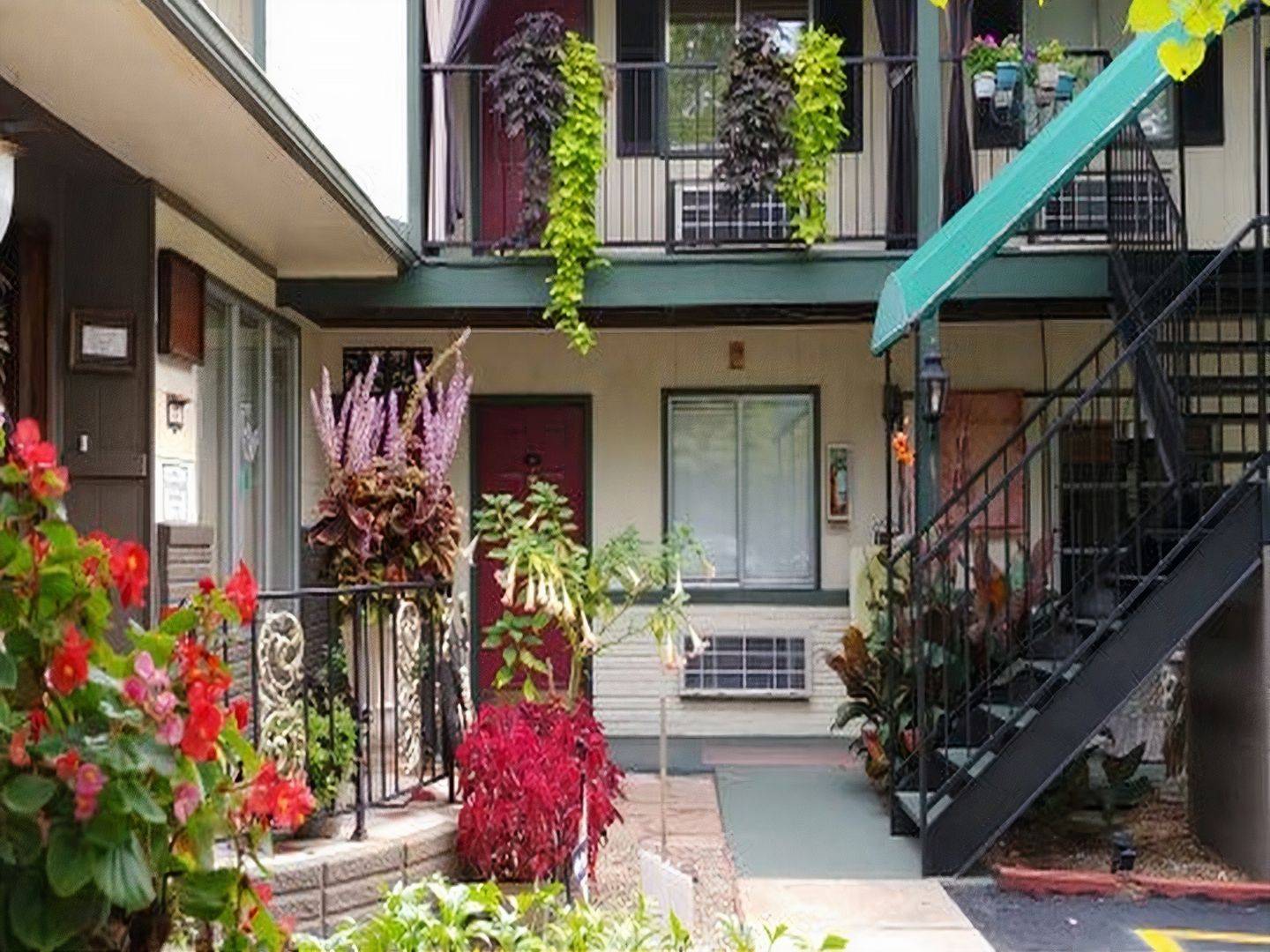 TradeWinds Lodging and Bed and Breakfast, Eureka Springs, Arkansas Bed and Breakfasts Inns
