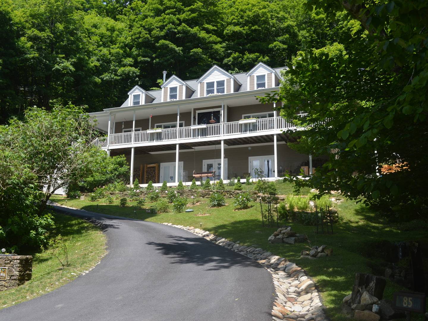 Bald Mountain House at the Wolf Laurel Resort, Mars Hill, North Carolina Bed and Breakfasts Inns
