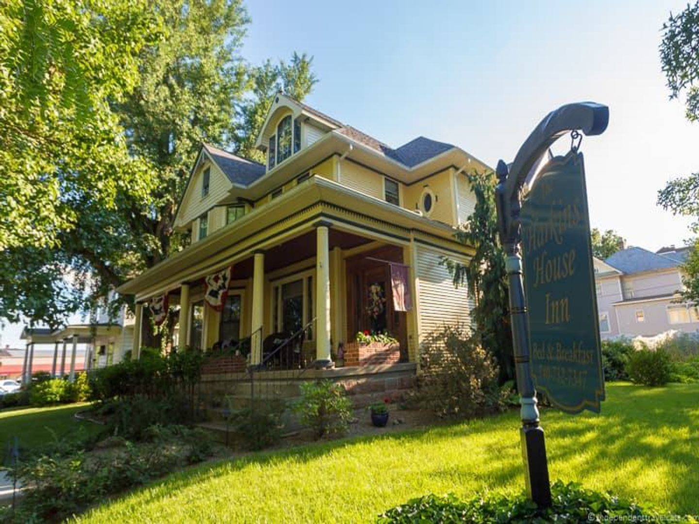 Harkins House Inn, Caldwell, Ohio Bed and Breakfasts Inns