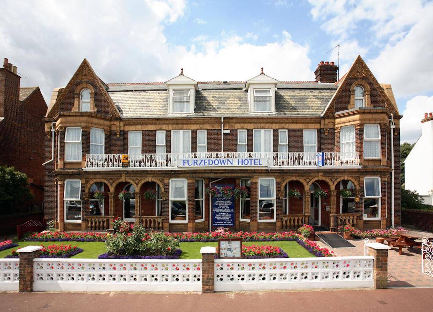 Furzedown Hotel, Great Yarmouth, England Bed and Breakfasts Inns