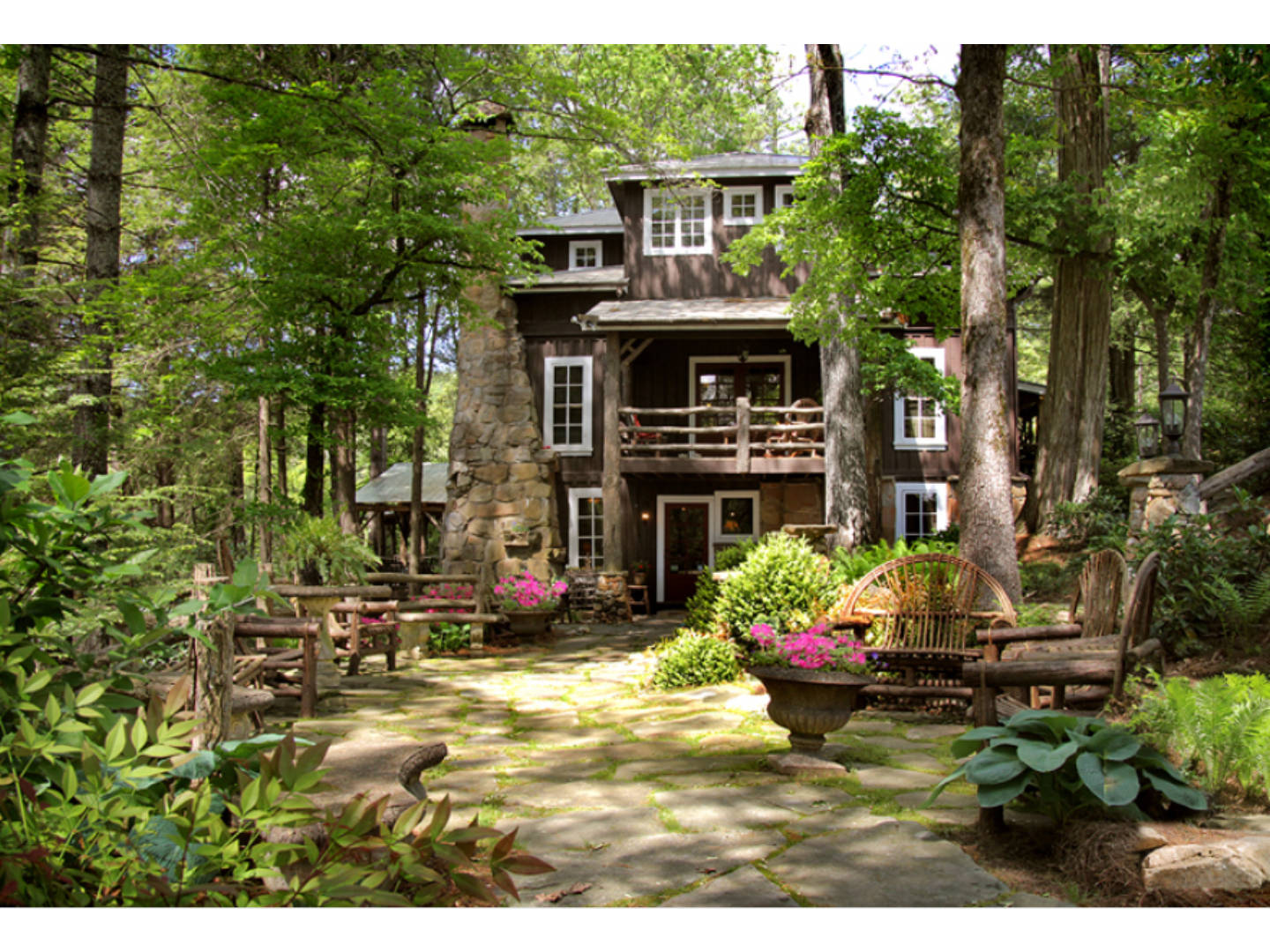 Lakemont Bed and Breakfast