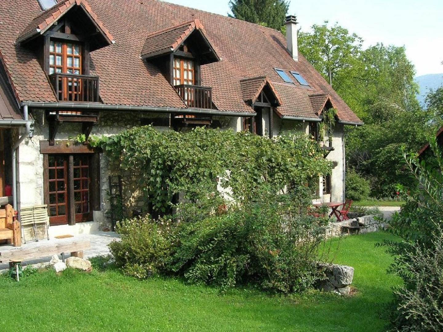 Lépin-le-Lac Bed and Breakfast