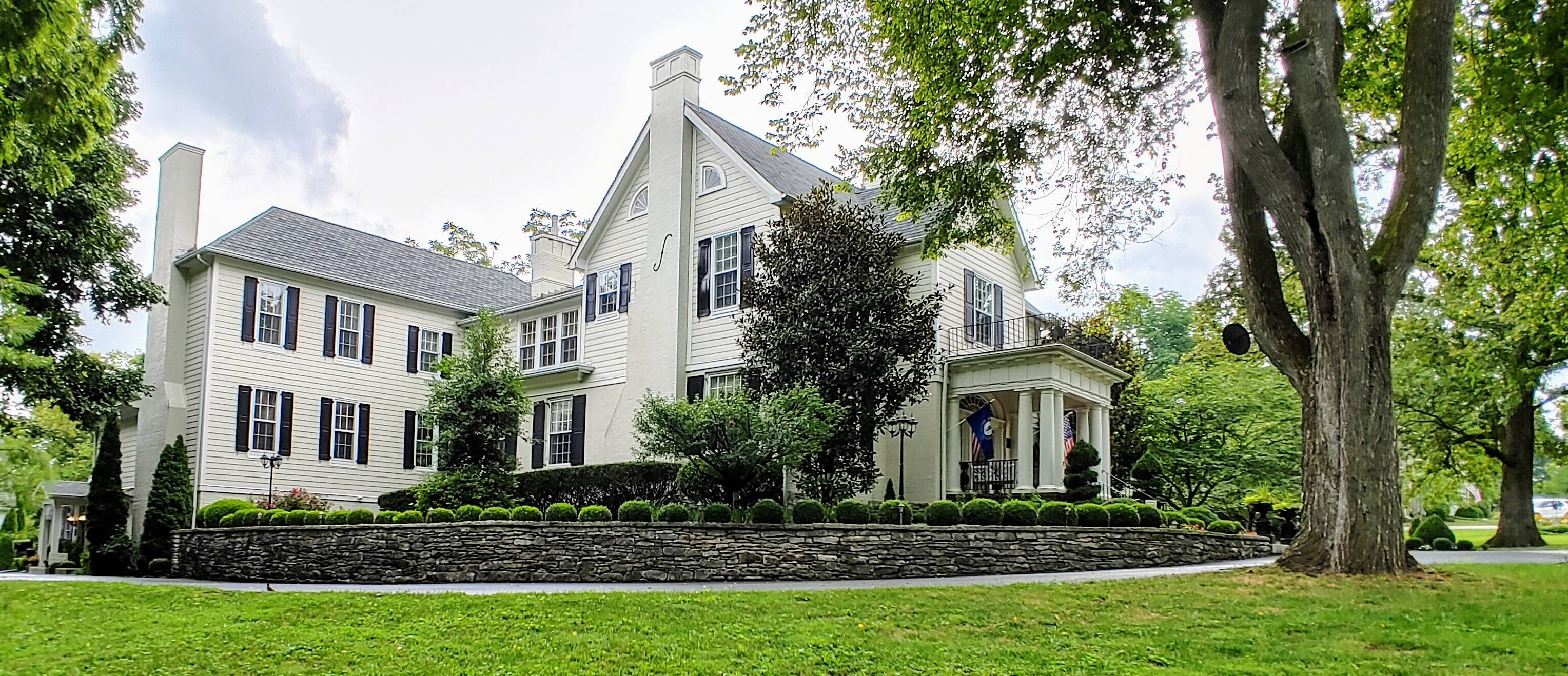 Bed and Breakfast Inn Versailles, Kentucky A Storybook Inn