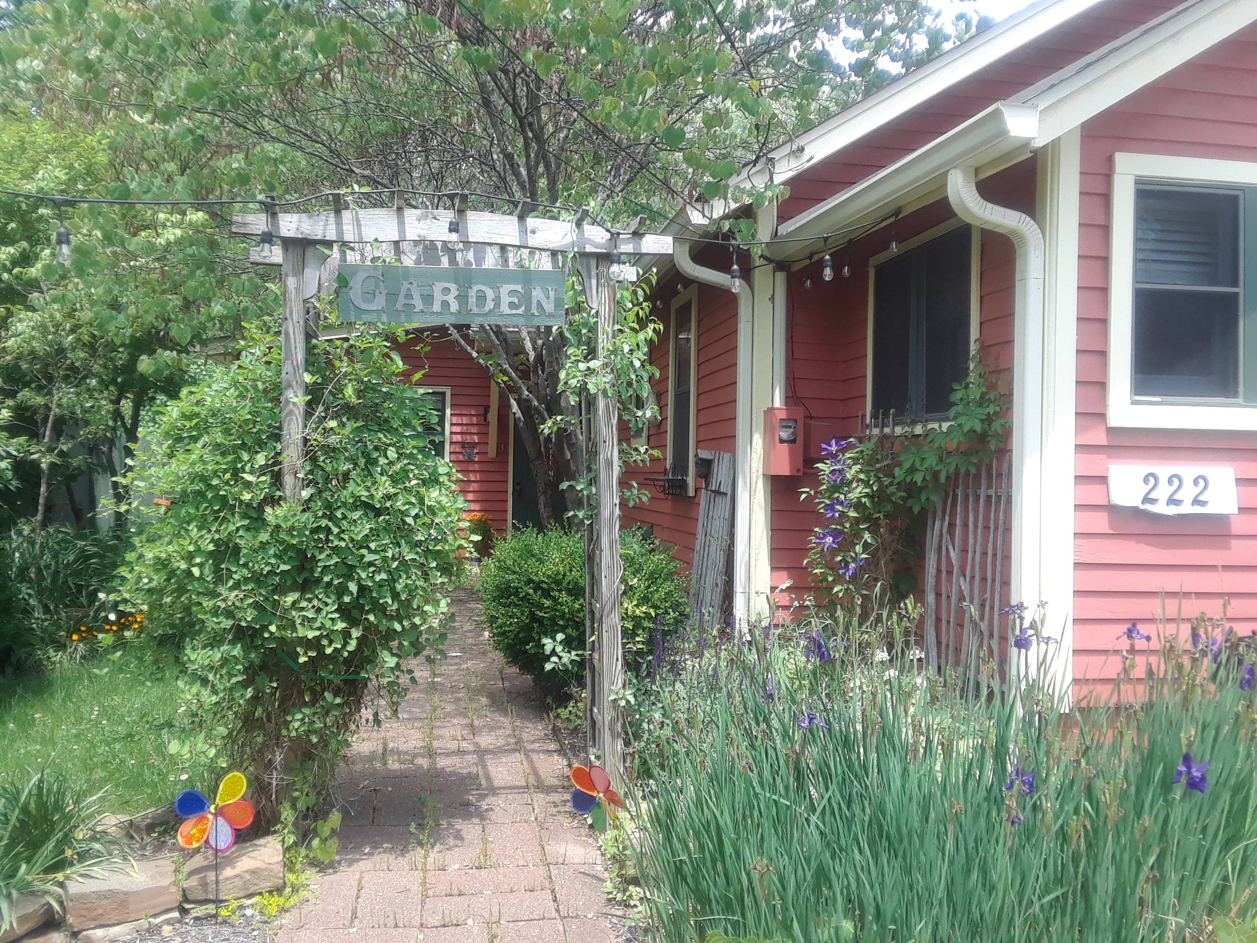Betty lou's garden , Nashville, Indiana Bed and Breakfasts Inns