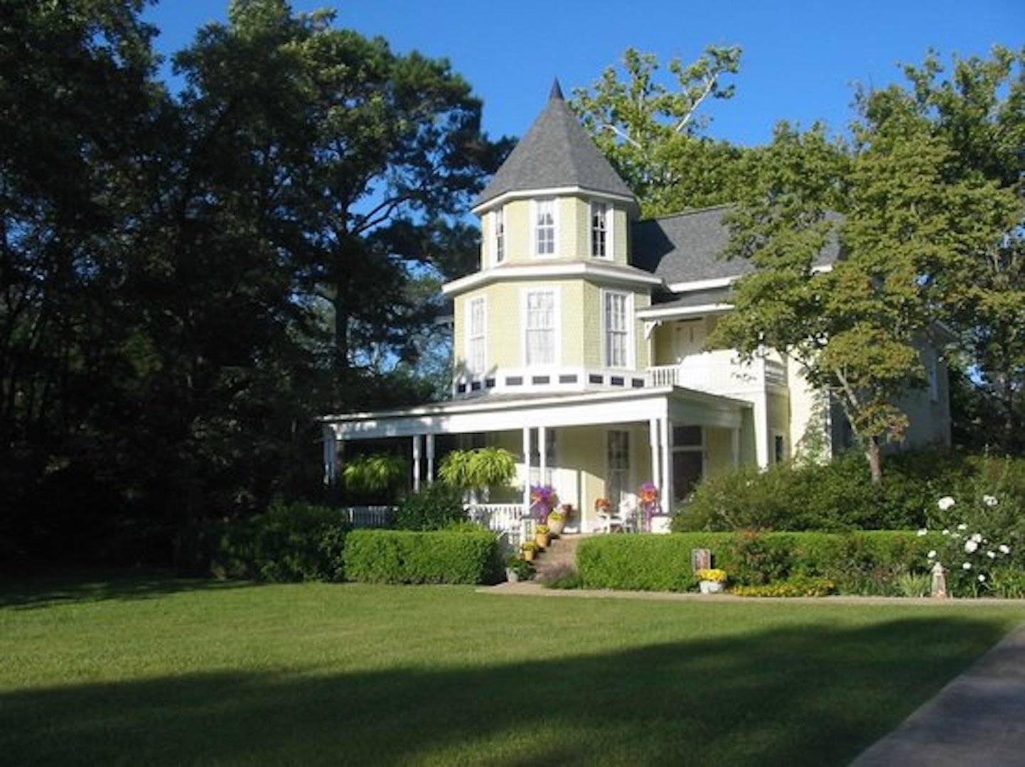 Garden Path Inn, Columbia, Alabama Bed and Breakfasts Inns