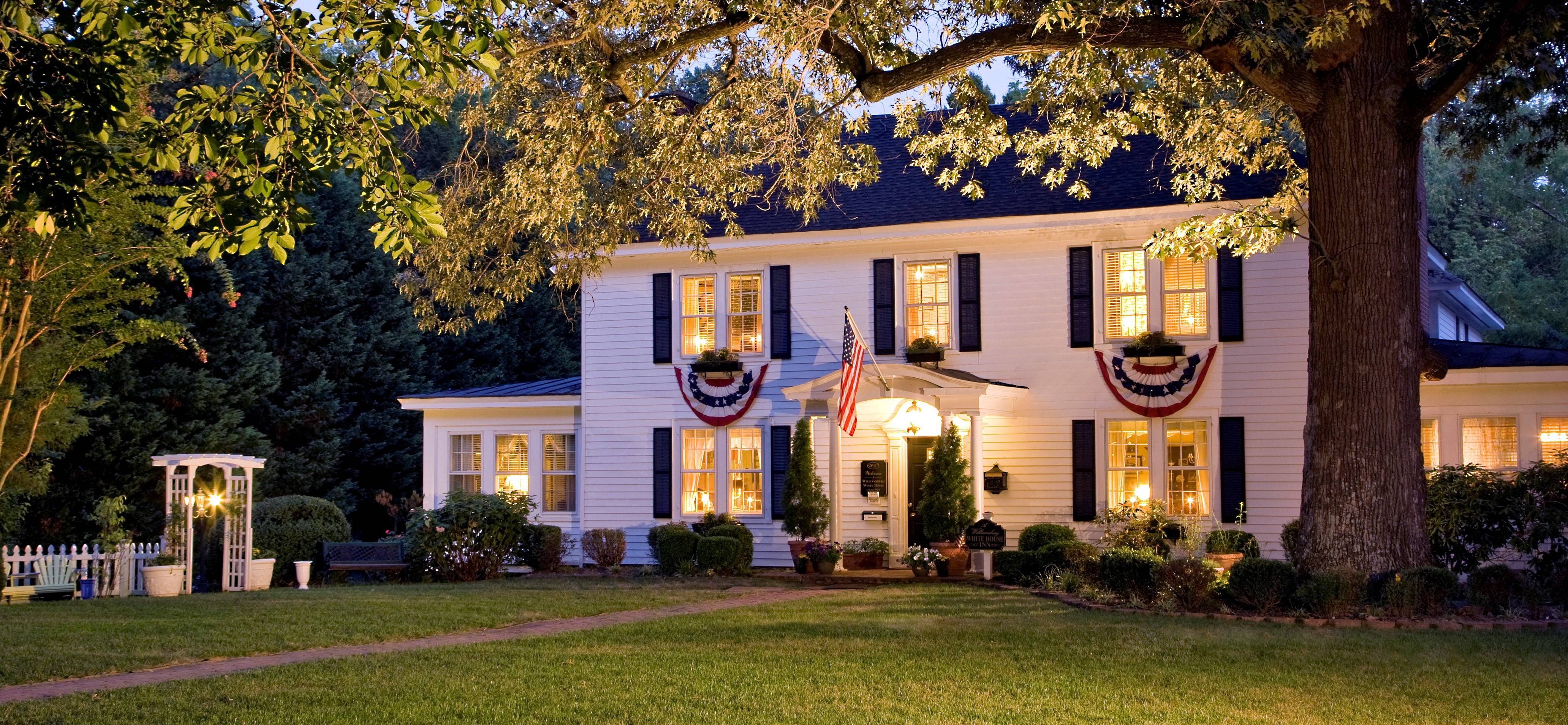 A Williamsburg White House, Williamsburg, Virginia Bed And Breakfasts Inns