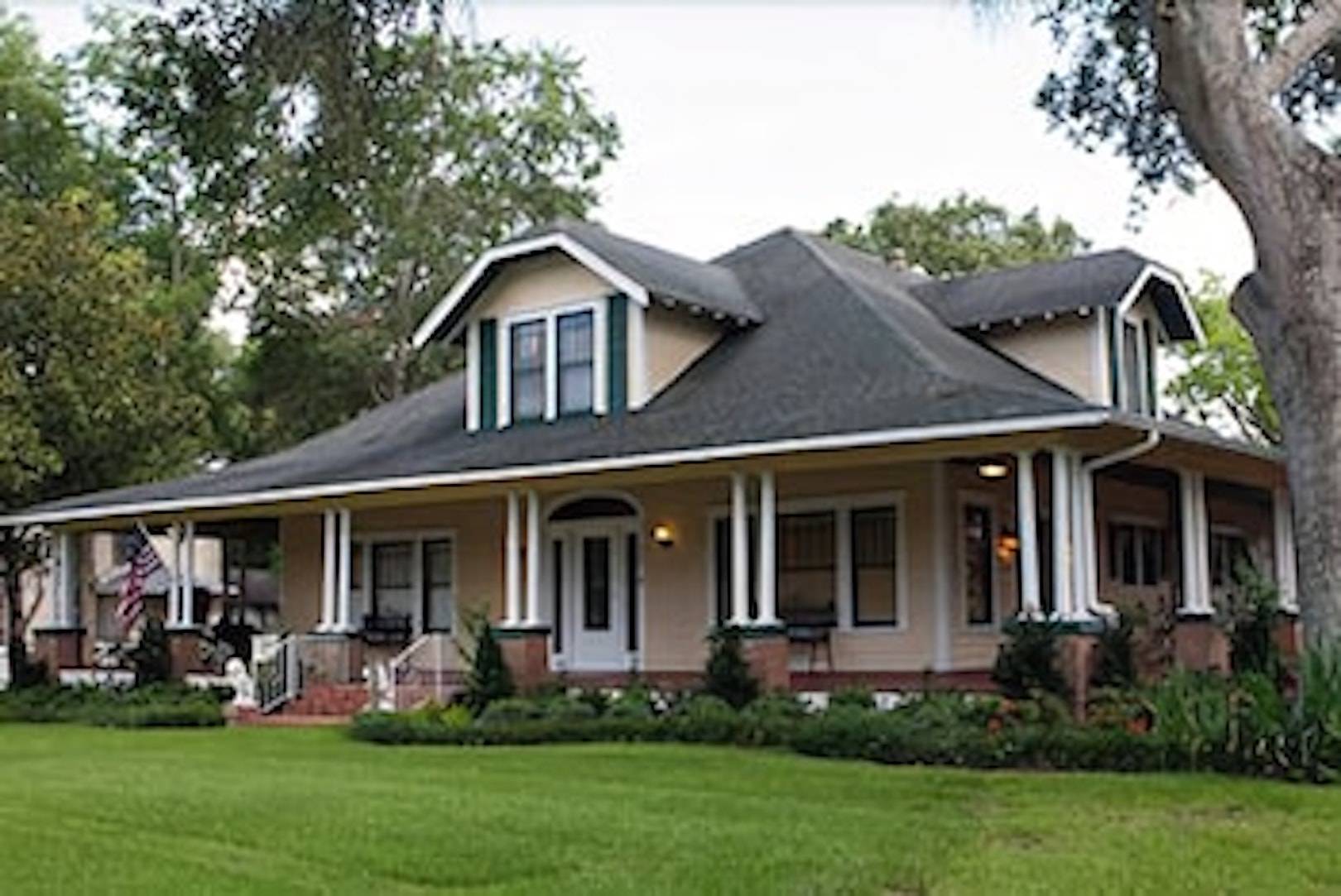 Gibbs Street Manor, New Waverly, Texas Bed and Breakfasts Inns