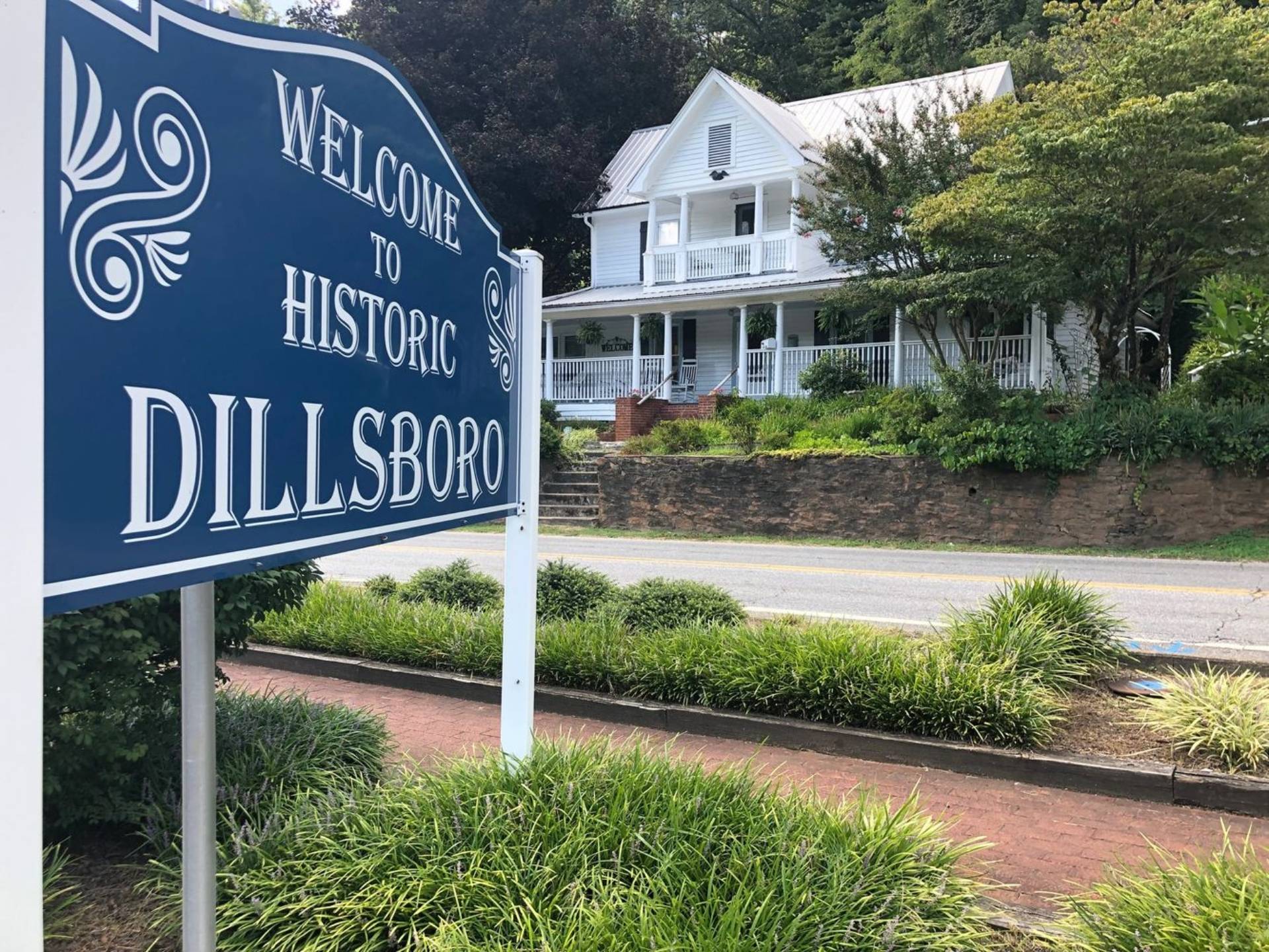 Whistle Stop Inn Bed & Breakfast, Dillsboro, North Carolina Bed and