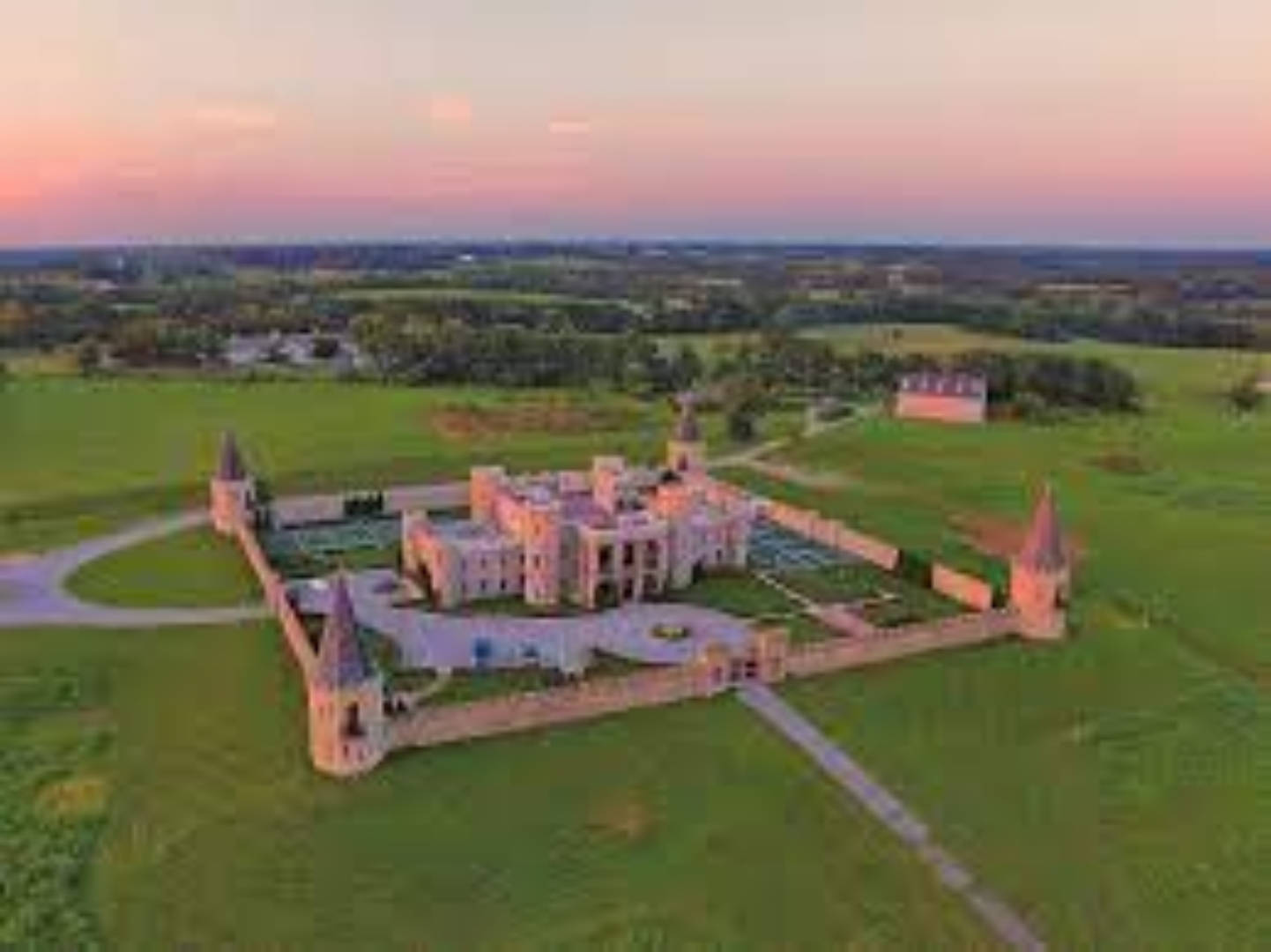 Versailles Vacation Rental