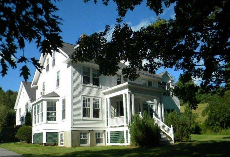 Trumbull House Bed & Breakfast, Hanover, New Hampshire Bed and
