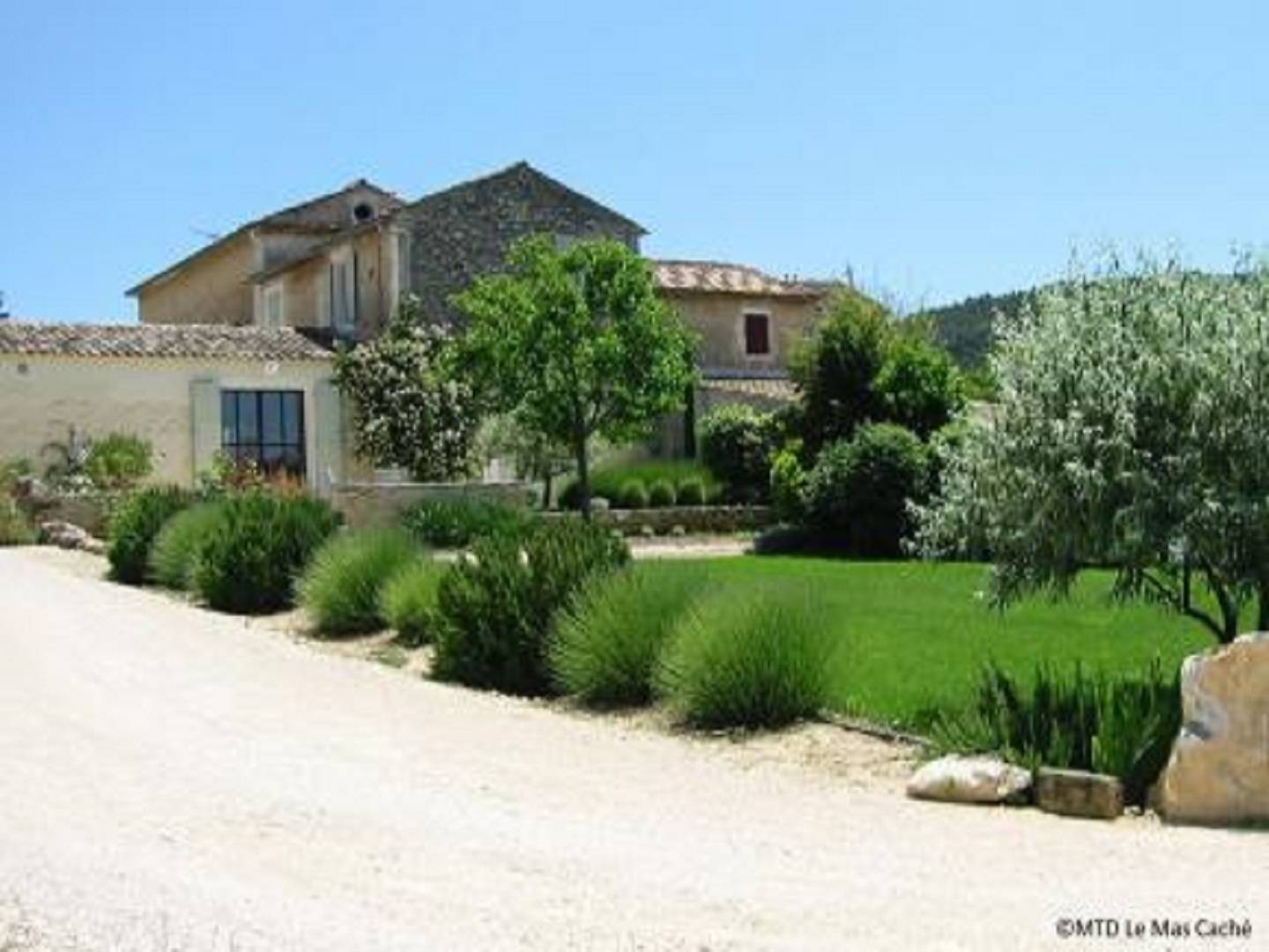 Le Mas Caché, Goult, Provence-Alpes-Côte d'Azur Bed and Breakfasts Inns