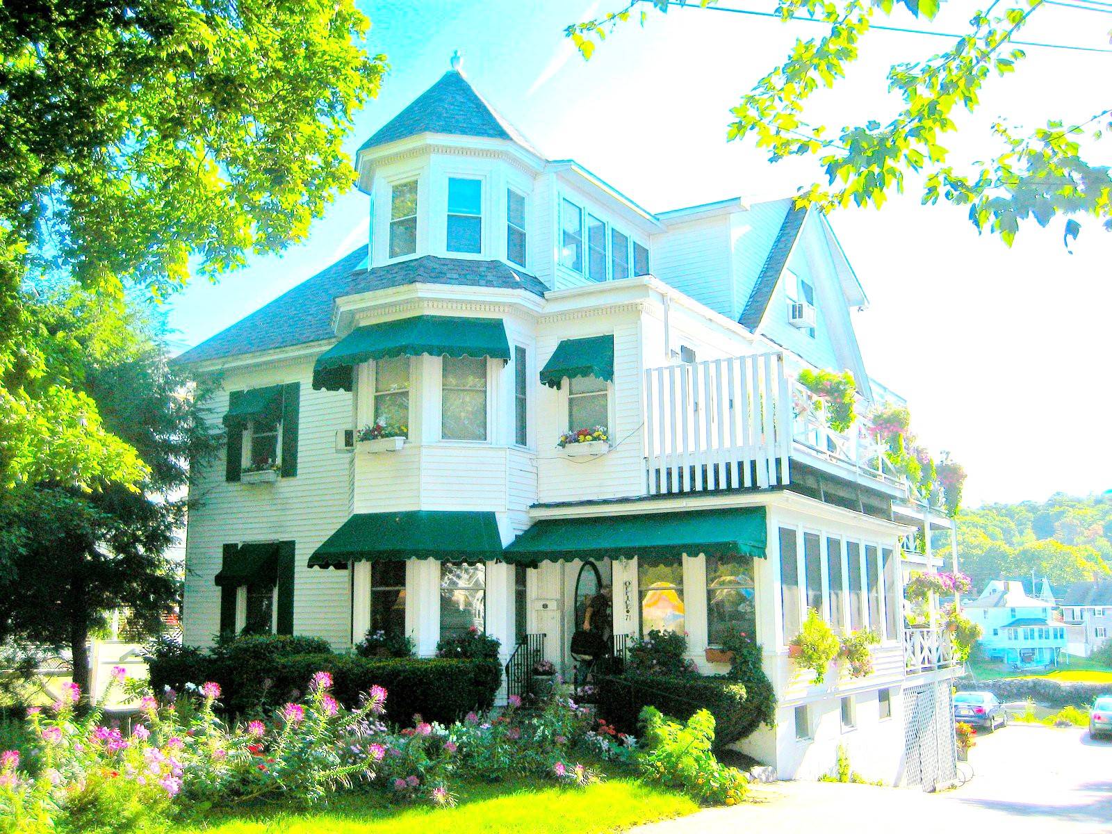 Bed and Breakfast Inn Boothbay Harbor, Maine Harbour Towne Inn On The ...