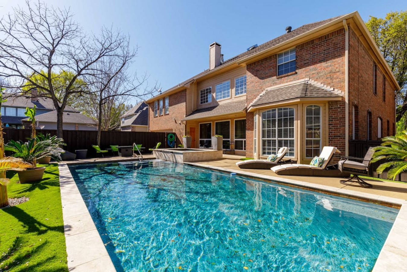 elegant-executive-retreat-in-plano-north-dallas-plano-texas-bed-and