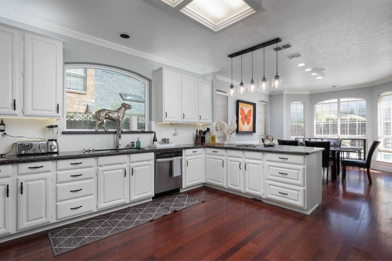 Elegant Executive Retreat in Plano/North Dallas, Plano, Texas Bed and