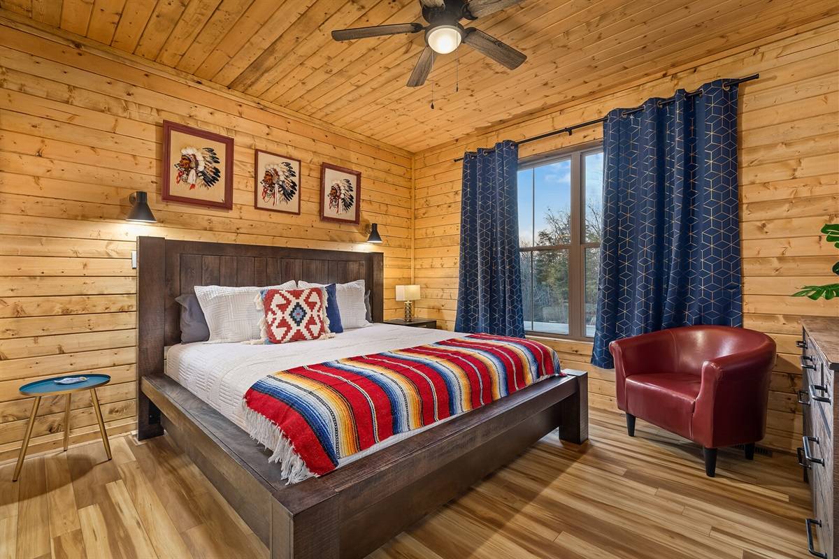 Saloli 55 Smoky Mountain Cabin, Sevierville, TN Bed and Breakfasts Inns