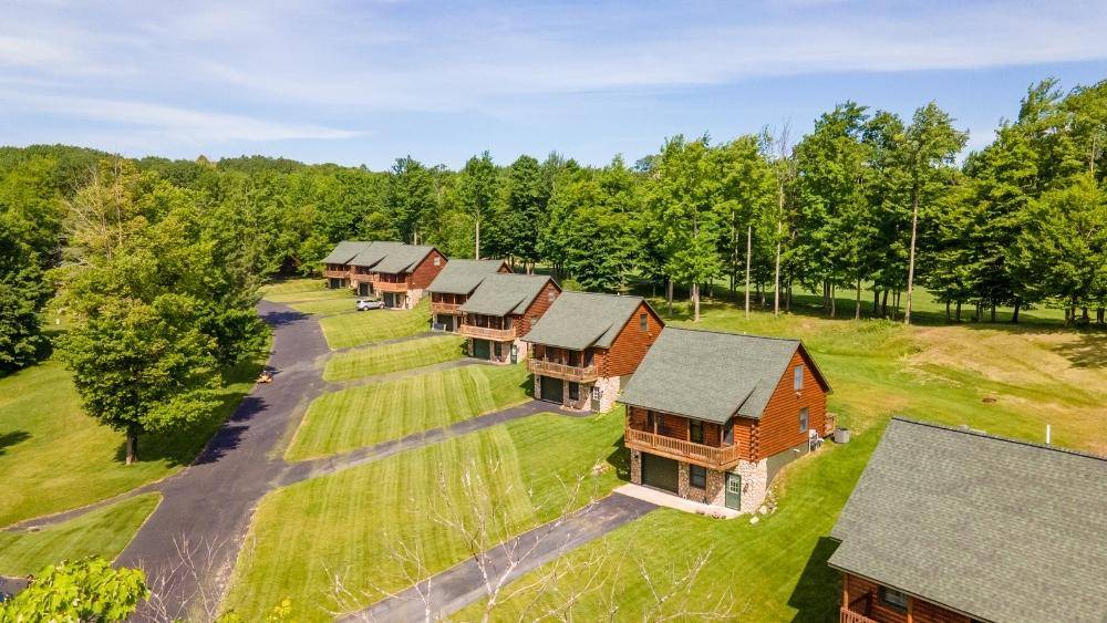 2332 Private Log Cabin Home within Beaver Creek Resort, Gaylord