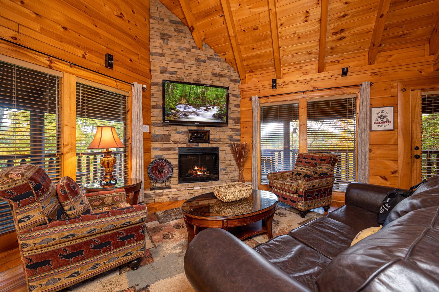 Deluxe Mountain Cabin in Bear Creek Crossing Resort, Sevierville, TN ...