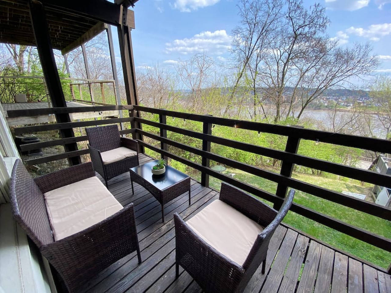 Explore Downtown and Mount Adams with River Views, Cincinnati, OH Bed