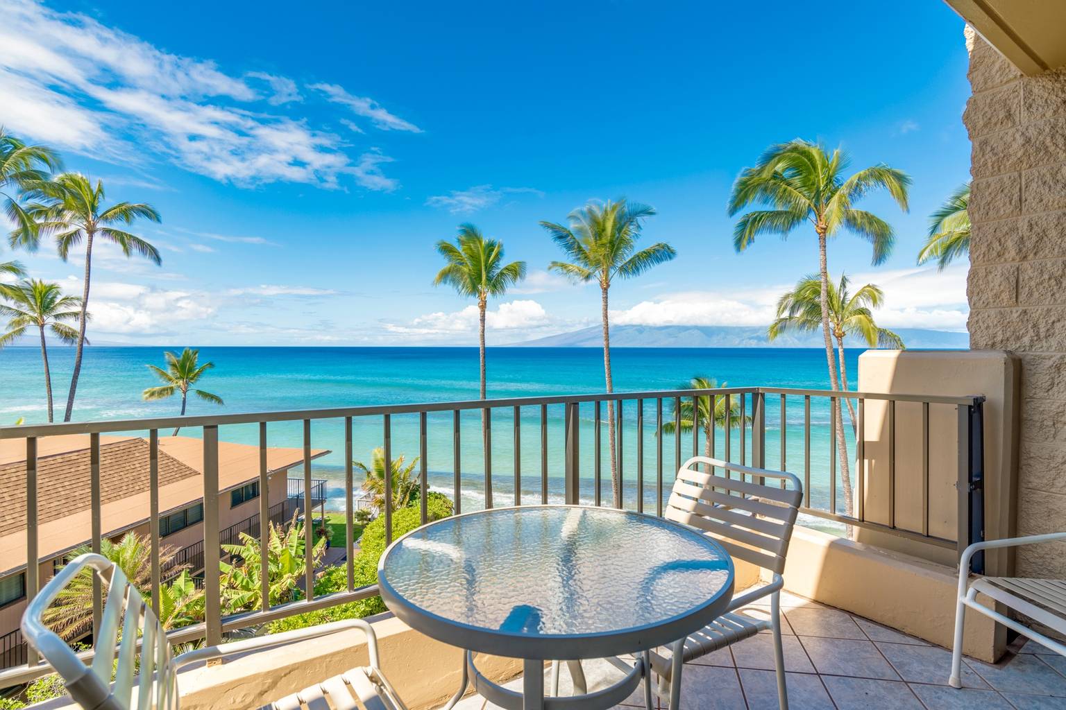 Maui Penthouse Paki Maui 409, Lahaina, Hawaii Bed and Breakfasts Inns