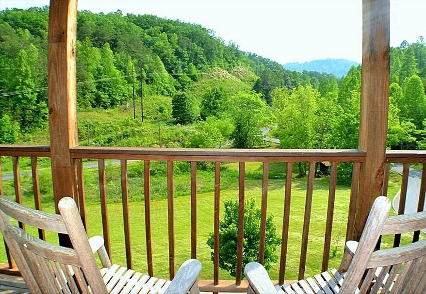 The Ranch Cabin on 6 Secluded Acres in the Great Smoky Mountains