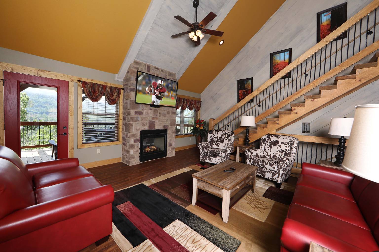 Above It All Cabin with Luxury Amenities and Game Room, Gatlinburg
