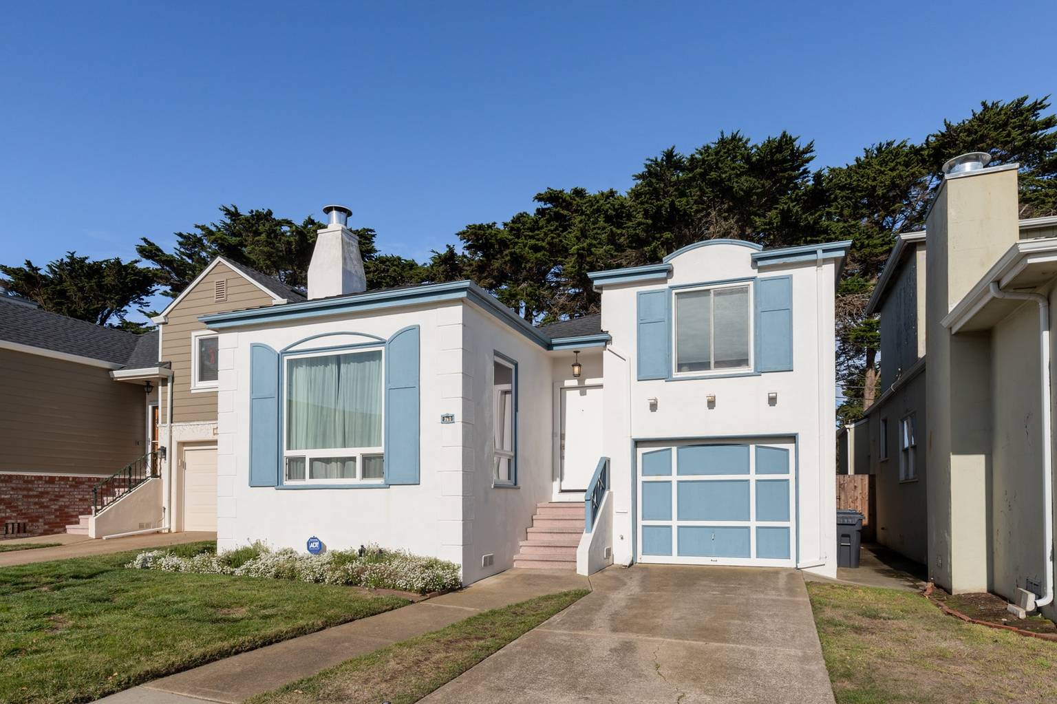 Golf Course View! The Olympic MidCentury Home, Daly City, California Bed and Breakfasts Inns