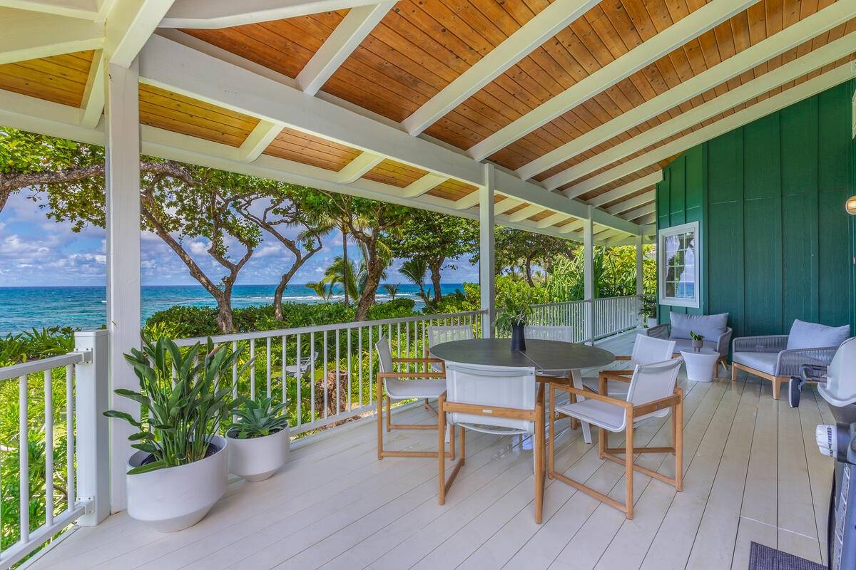 Haena Modern Beachfront Hale Elua, Kilauea, Hawaii Bed and Breakfasts Inns