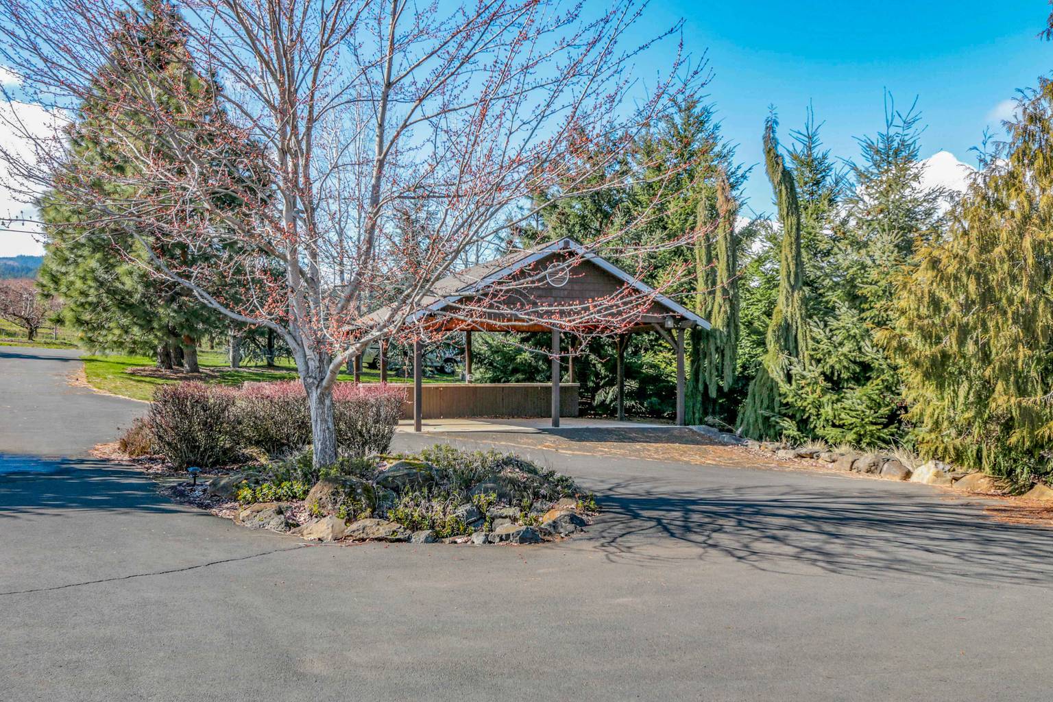 Quail On Sunset, Hood River, Oregon Bed and Breakfasts Inns