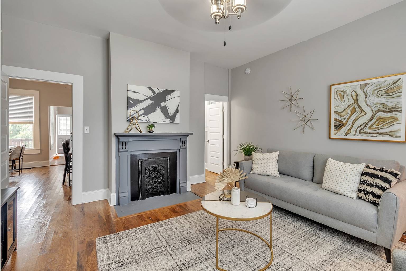 Recently Renovated Home in the Heart of Bellevue!, Bellevue, Kentucky Bed and Breakfasts Inns