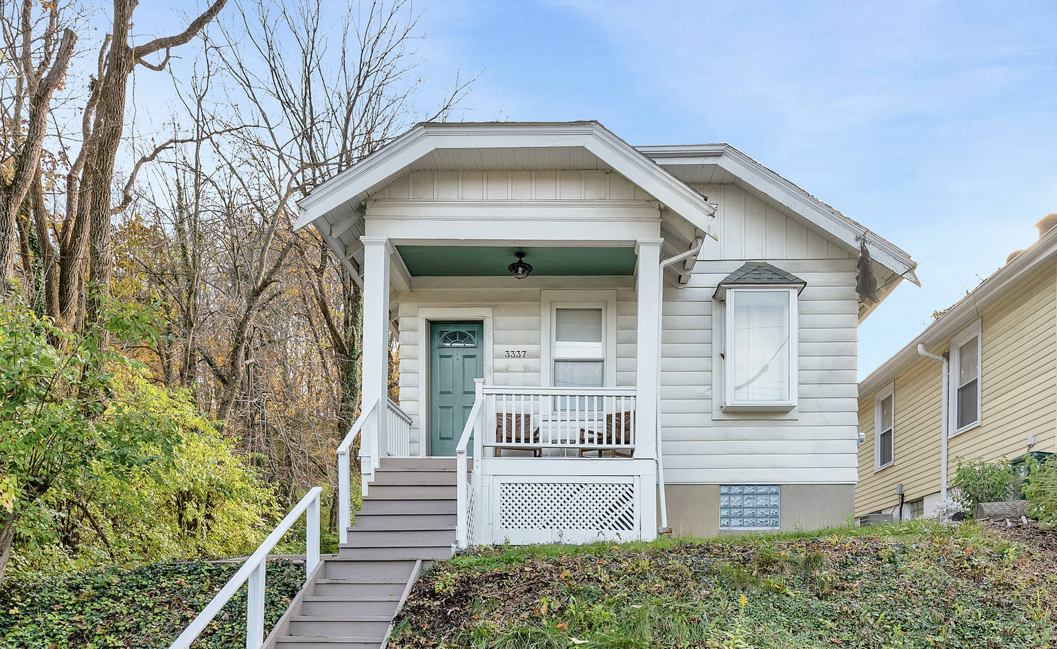 Cozy Cottage in the Heart of Hyde Park, Cincinnati, Ohio Bed and