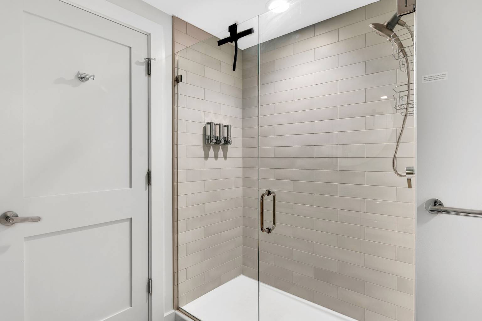 Cozy Queen Loft in Heart of Downtown Cincinnati, Cincinnati, Ohio Bed and Breakfasts Inns