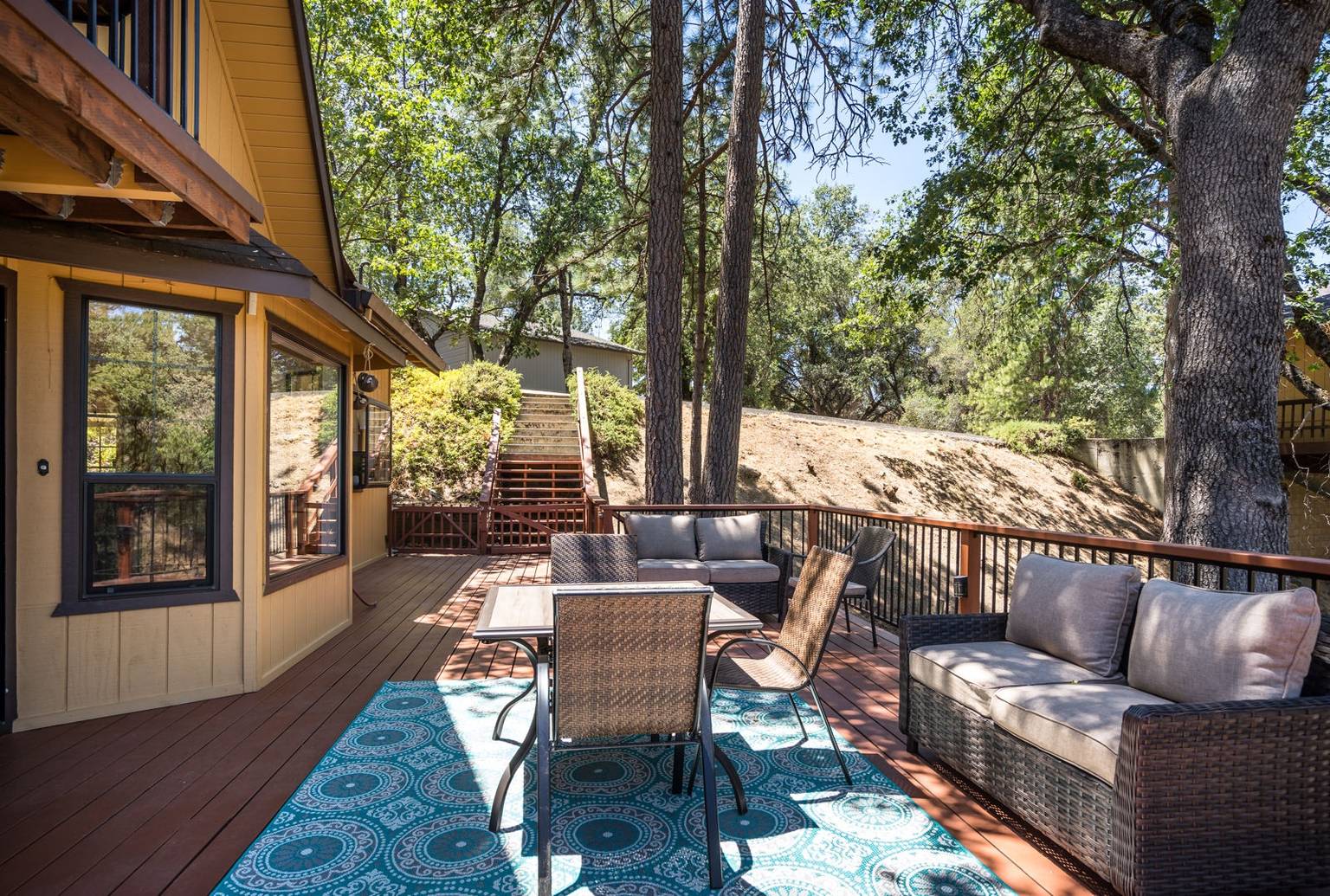 Auromi Chalet The Large and Spacious Auromi Chalet Features a Game