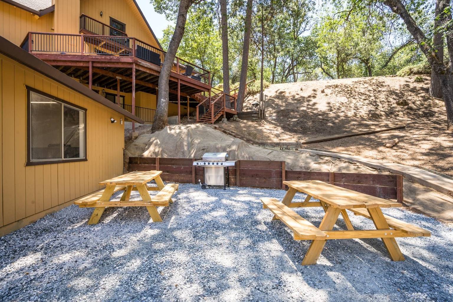 Auromi Chalet The Large and Spacious Auromi Chalet Features a Game