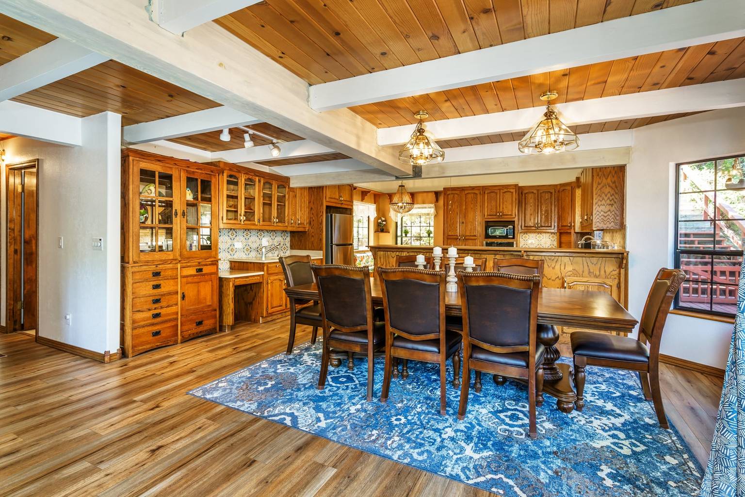 Auromi Chalet The Large and Spacious Auromi Chalet Features a Game