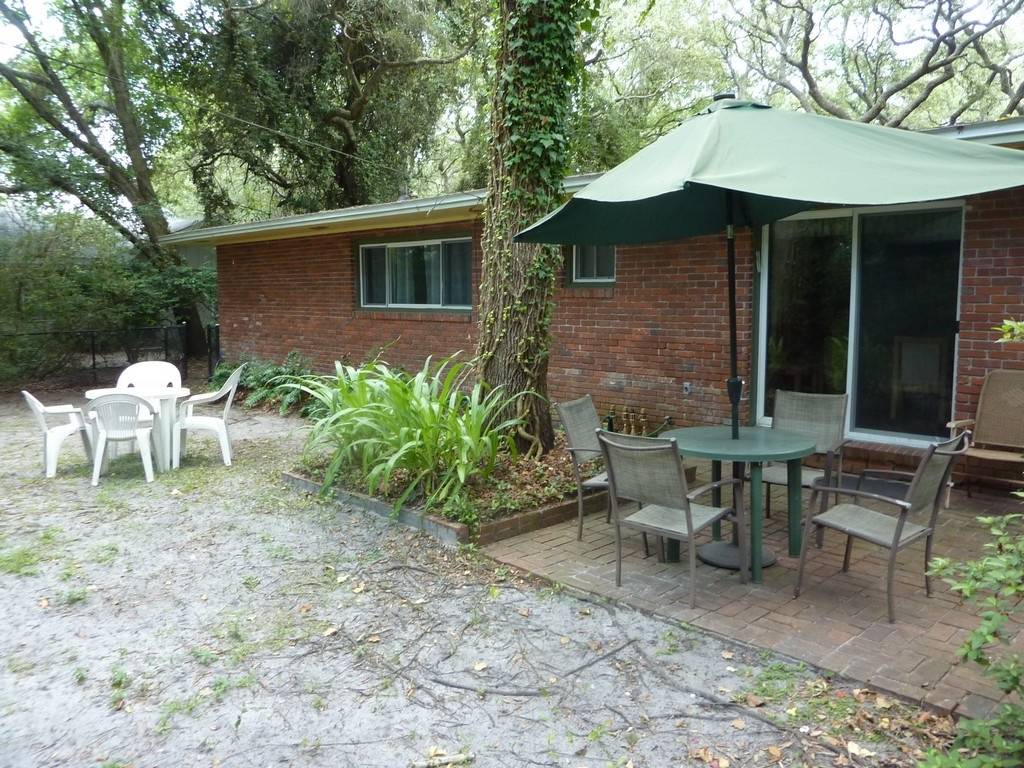 VERY NICE COTTAGE, Jekyll Island, Georgia Bed And Breakfasts Inns