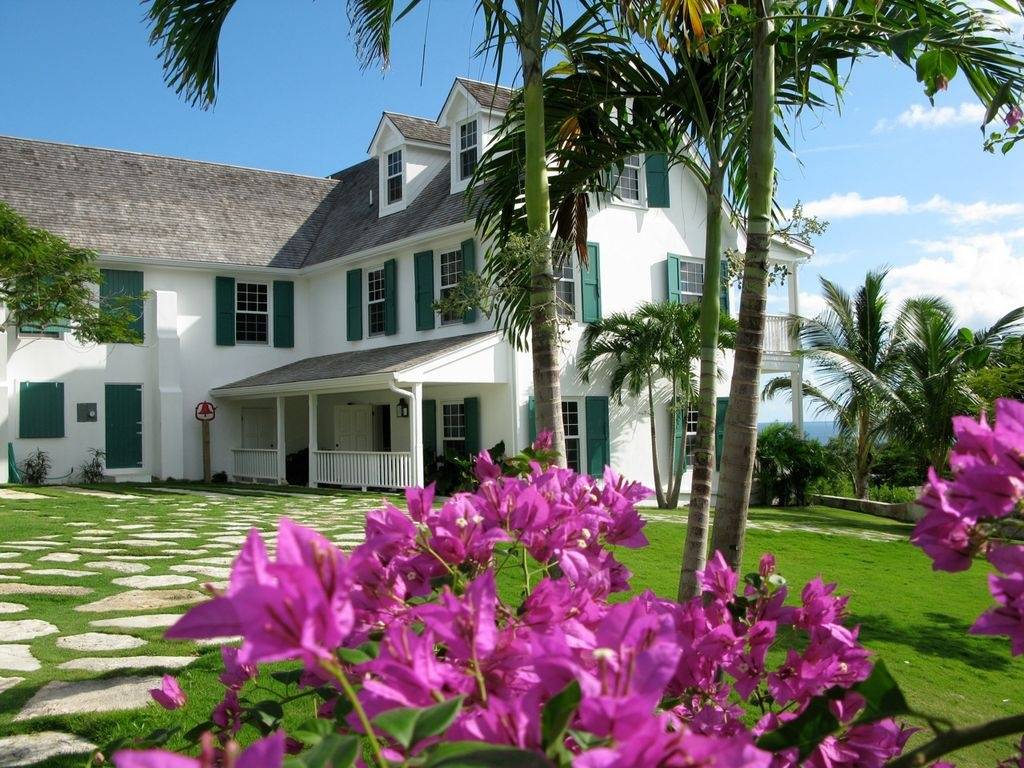 Buccaneer Hill Main House, Governor's Harbour, North Eleuthera Bed and