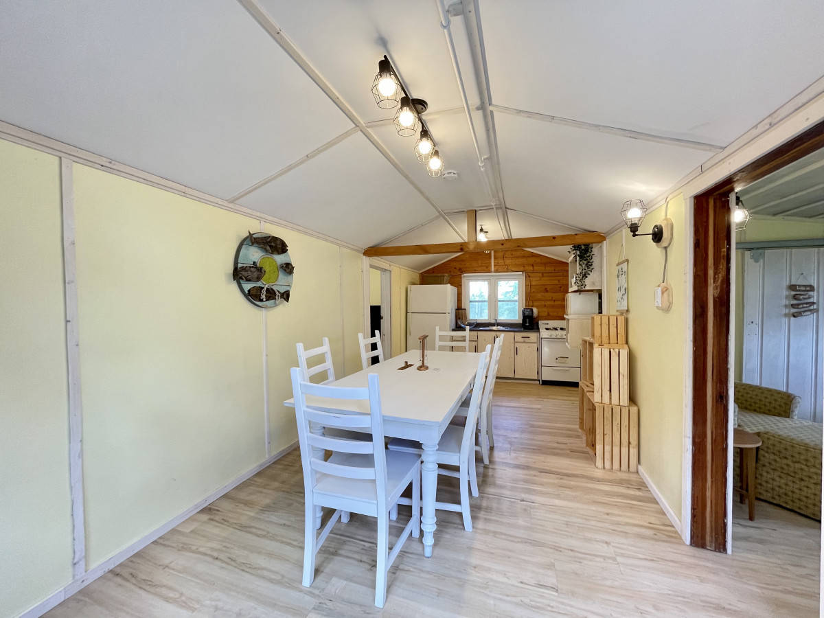 Cottage 4 Catch More Resort, Campbellford, Ontario Bed and Breakfasts